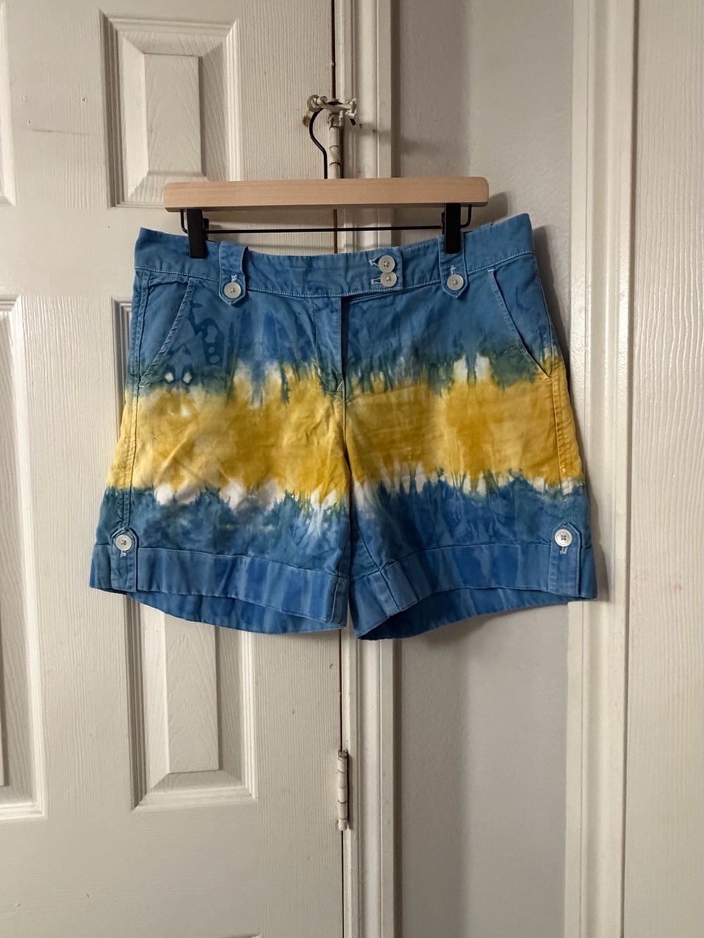 Tommy Hilfiger Women’s Bermuda Tie Dyed Shorts Size 10 97% Cotton 3% Spandex